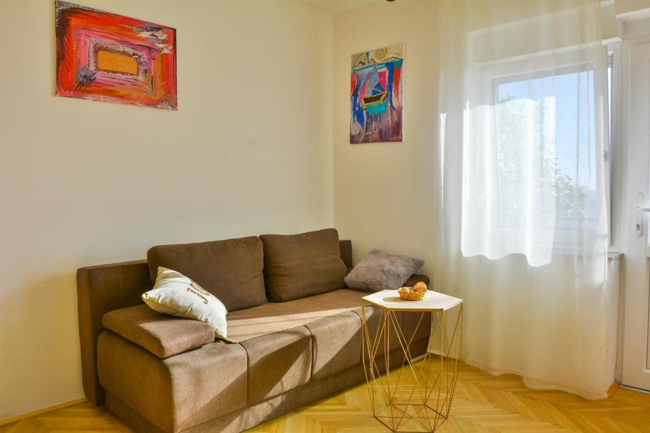 Apartmani Krijesnica Senj  Buitenkant foto