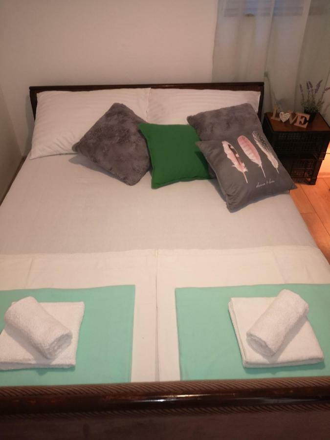 Apartmani Krijesnica Senj  Buitenkant foto